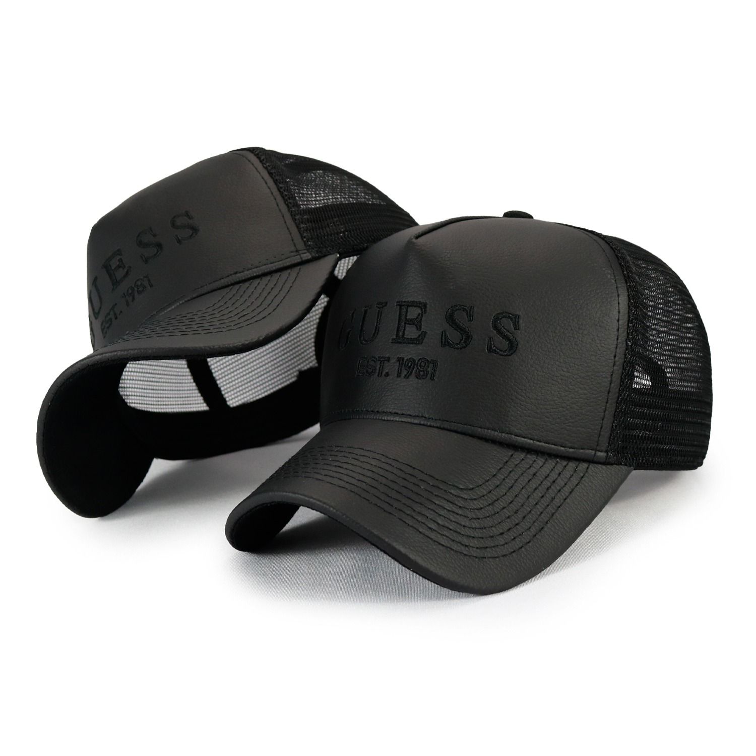 Gorro Guess bordado c/rejilla