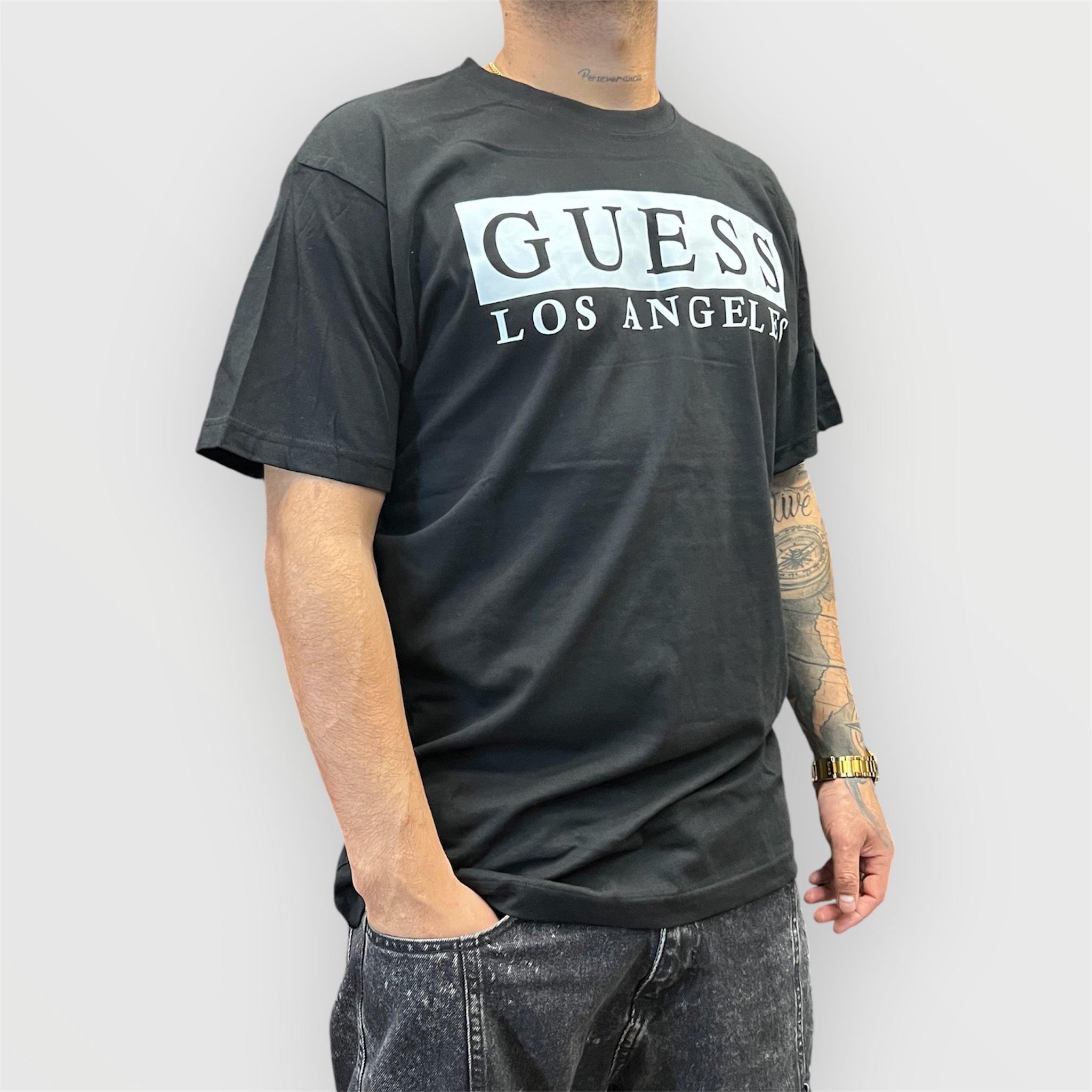 Remera Guess Con Línea Blanca