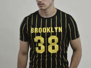 Remera Brooklyn N/Amarillo
