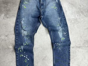 Denim mom c/roturas salpicado